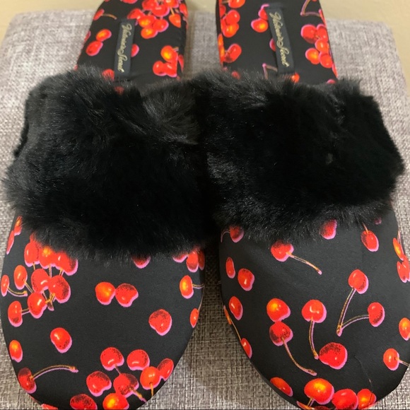 Victoria's Secret Black & Red Cherry Satin Slippers Size 9/10 Large - Picture 11 of 12